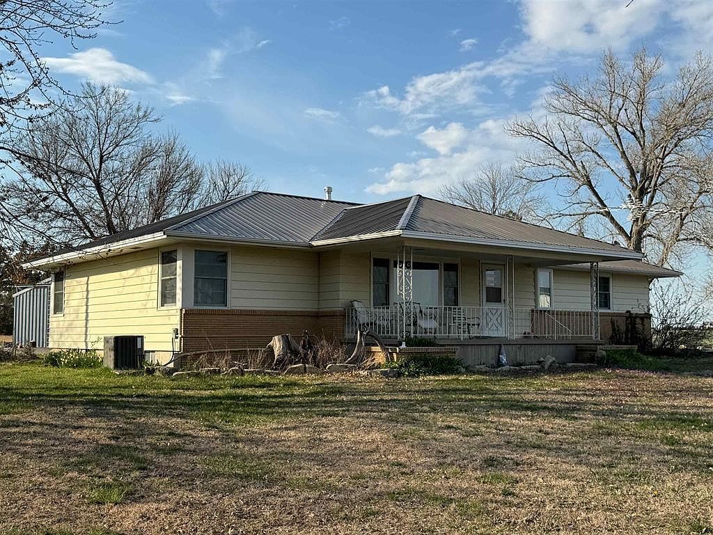 2193 Pawnee Marion, KS 66861 - Thumbnail 2