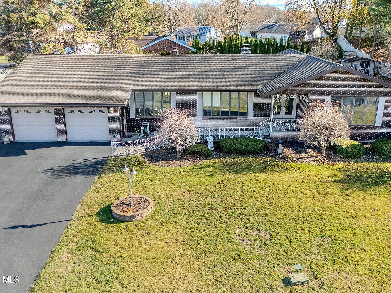 15 Huntleigh Dr Loudonville, NY 12211 - Thumbnail 2