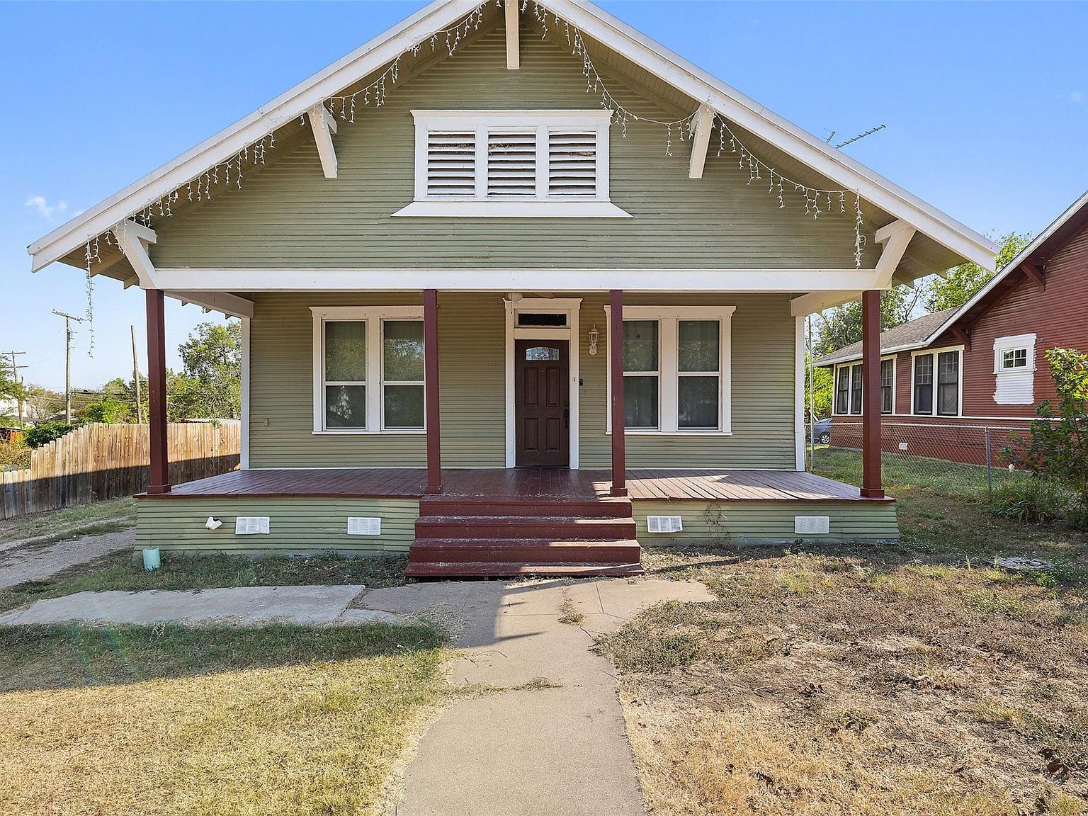 707 W 7th St Taylor, TX 76574 - Thumbnail 2