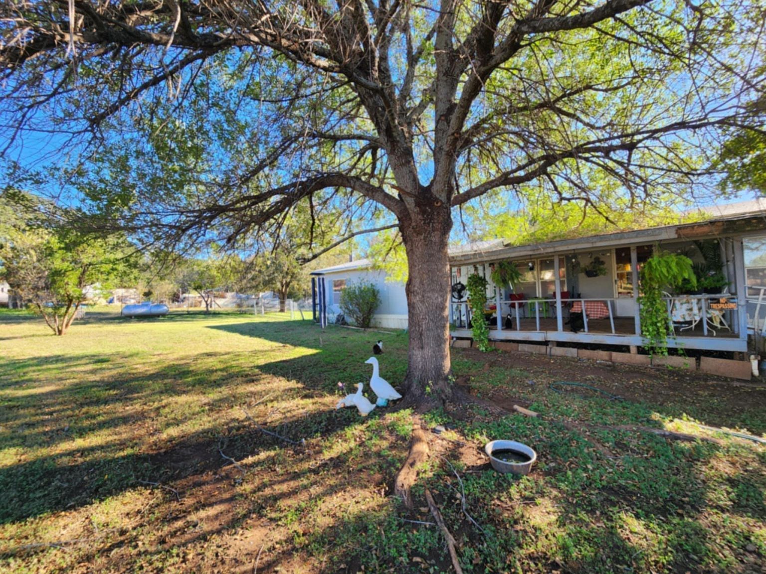 108 Mesquite Ln Burnet, TX 78611 - Thumbnail 2