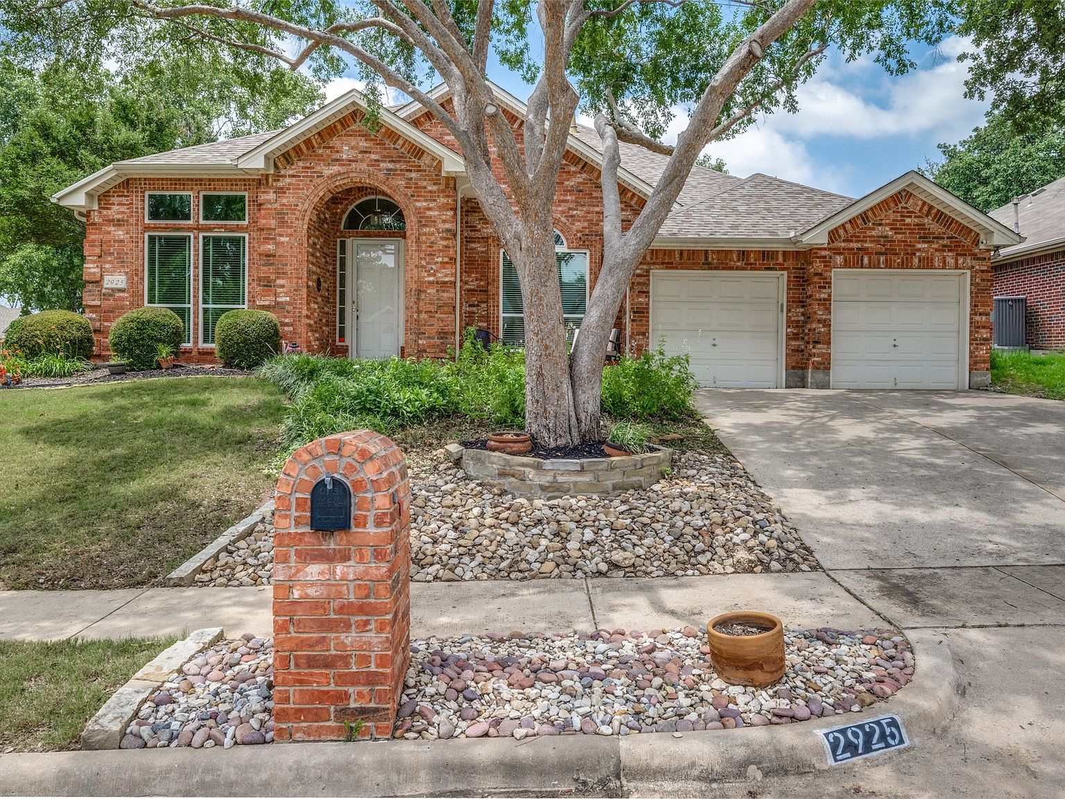 2925 Custer Dr Corinth, TX 76210 - Thumbnail 2