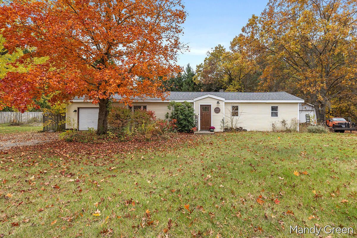 10551 W Harlow Rd Greenville, MI 48838 - Thumbnail 2