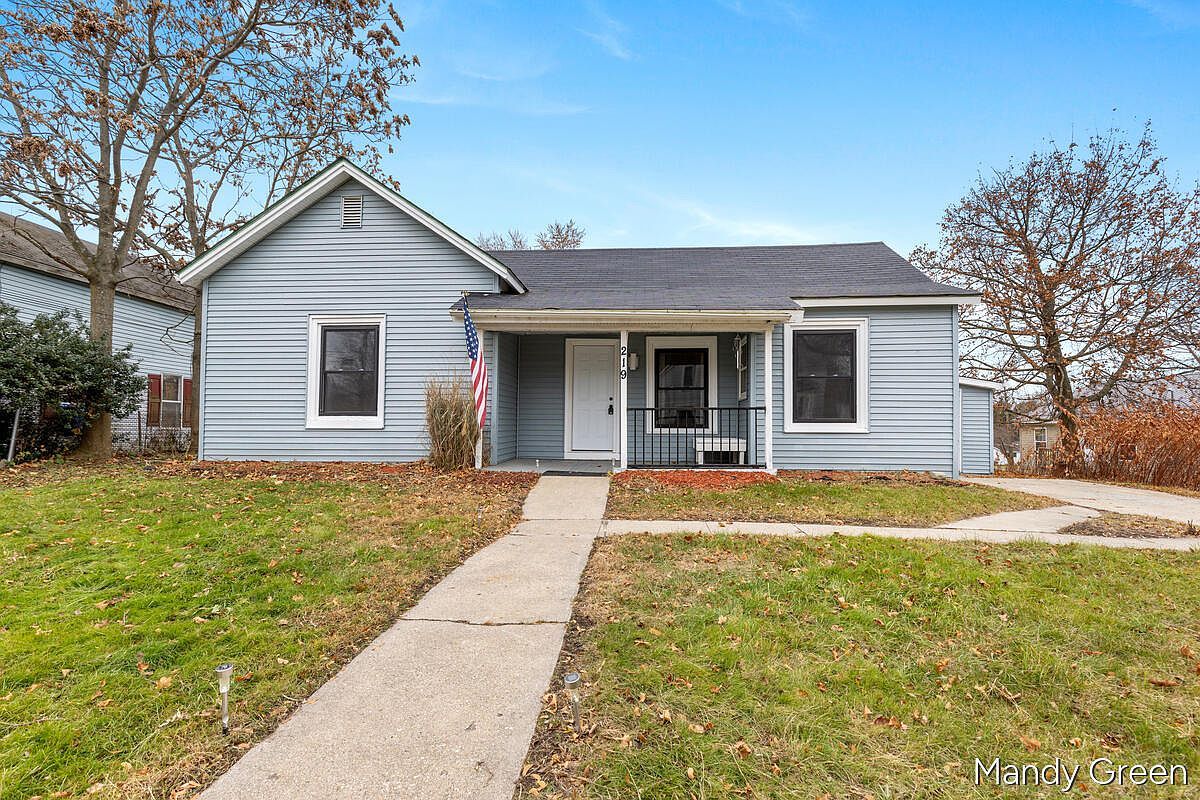219 N 3rd St Edmore, MI 48829 - Thumbnail 2
