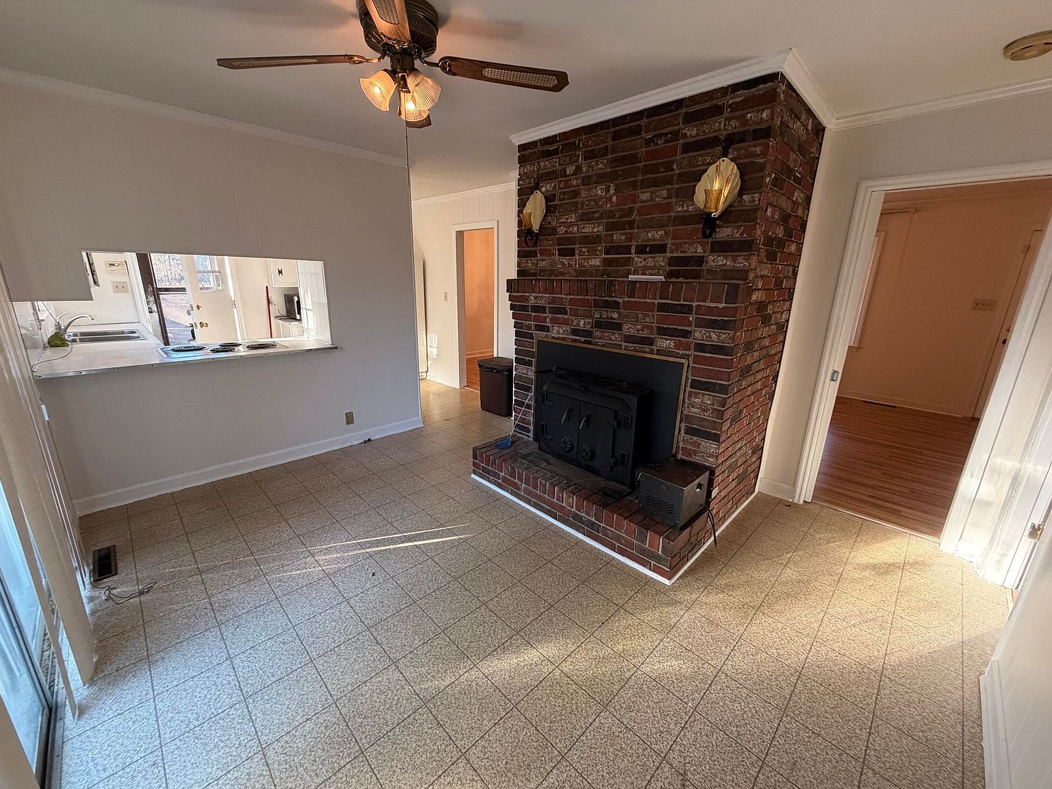 1103 Jeter St Edgefield, SC 29824 - Thumbnail 2