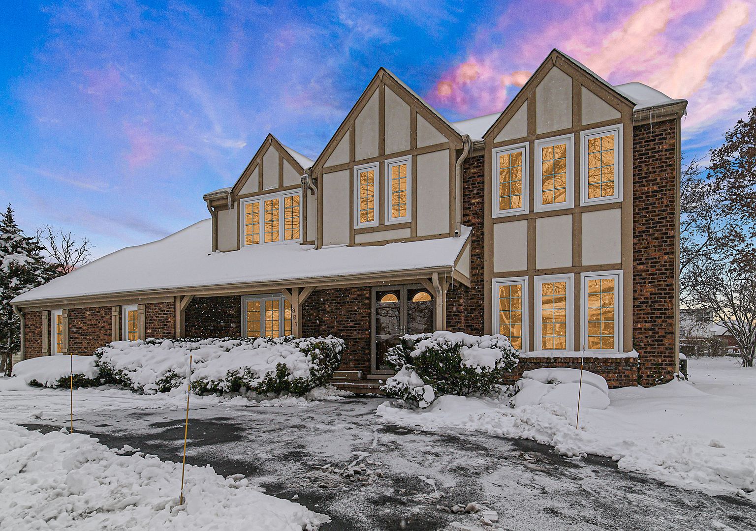 967 W Bauer Rd Naperville, IL 60563 - Thumbnail 2