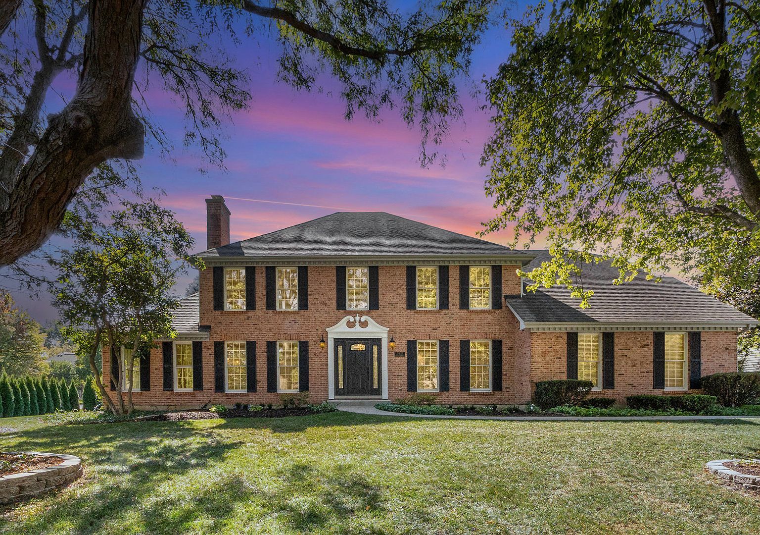 25W313 Mayflower Ave Naperville, IL 60540 - Thumbnail 2