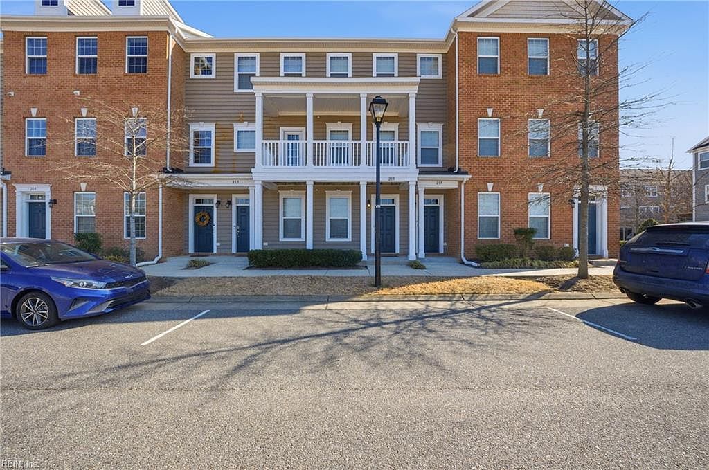 215 Waterside Dr Unit 20 Hampton, VA 23666  | Condominium