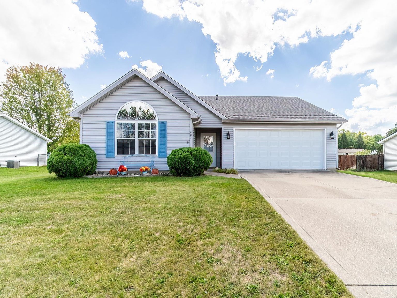 603 Follett Ln Fremont, IN 46737 - Thumbnail 2