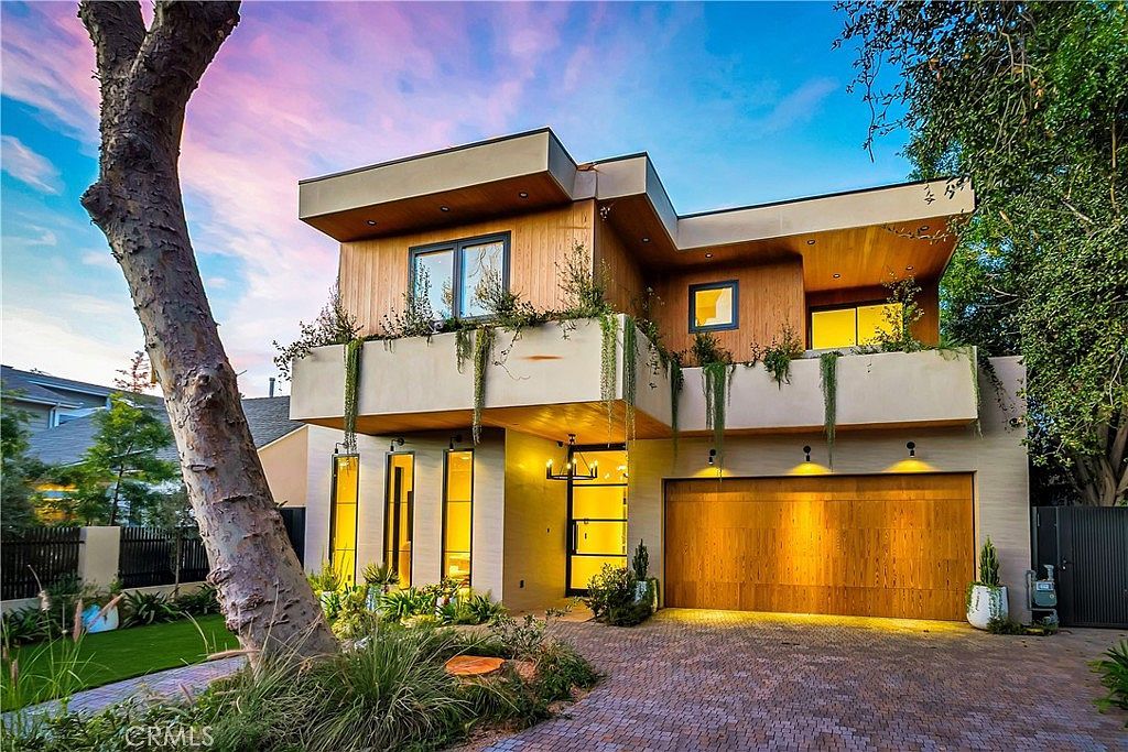 13221 Hesby St Sherman Oaks, CA 91423 - Thumbnail 2