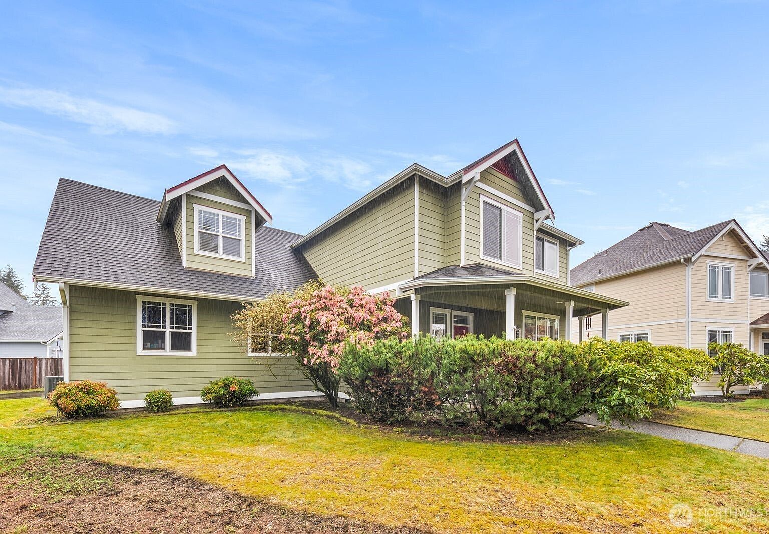 1424 Latham Ct Dupont, WA 98327 - Thumbnail 2