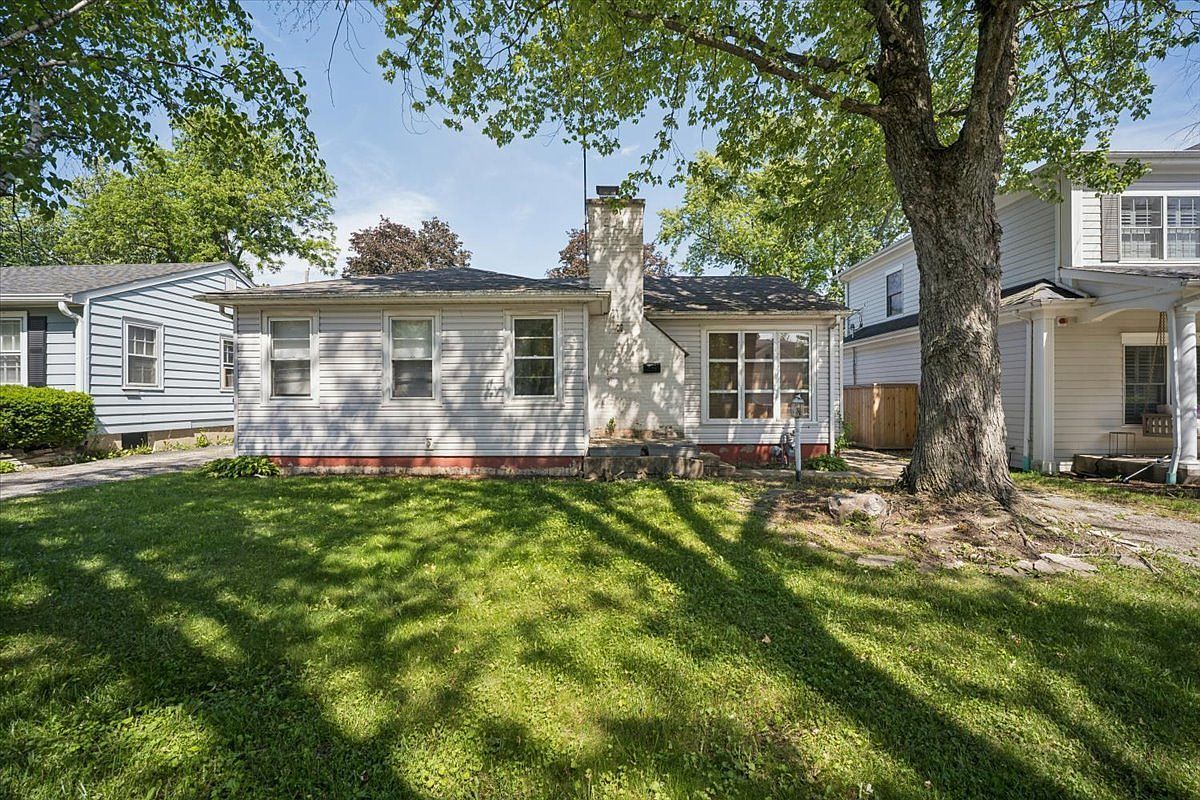 735 Prairie Ave Barrington, IL 60010 | Single Family