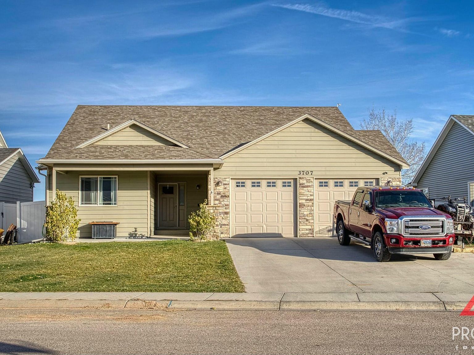 3707 Red Lodge Dr Gillette, WY 82718 - Thumbnail 2