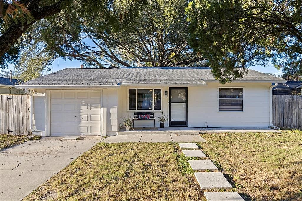 129 NW Lincoln Cir N Saint Petersburg, FL 33702 - Thumbnail 2