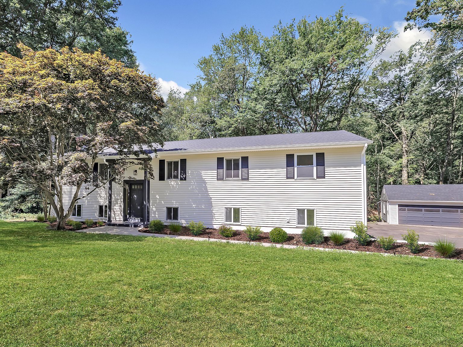 51 Great Oak Rd Shelton, CT 06484 - Thumbnail 2