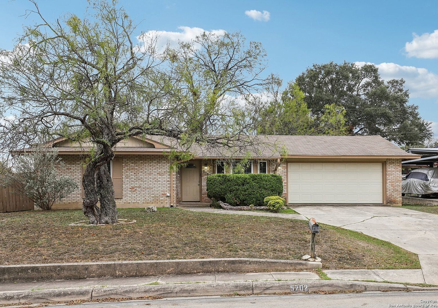 5702 Gabor Dr San Antonio, TX 78240 - Thumbnail 2
