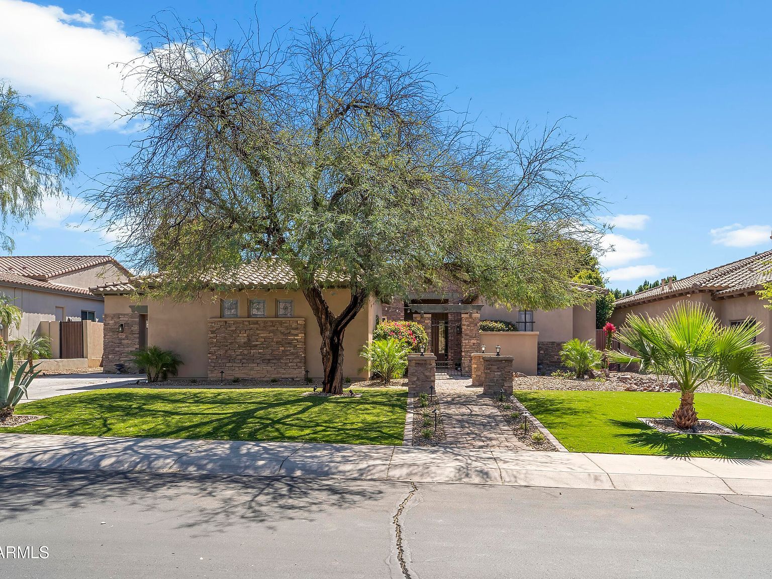 9869 E Davenport Dr Scottsdale, AZ 85260 - Thumbnail 2