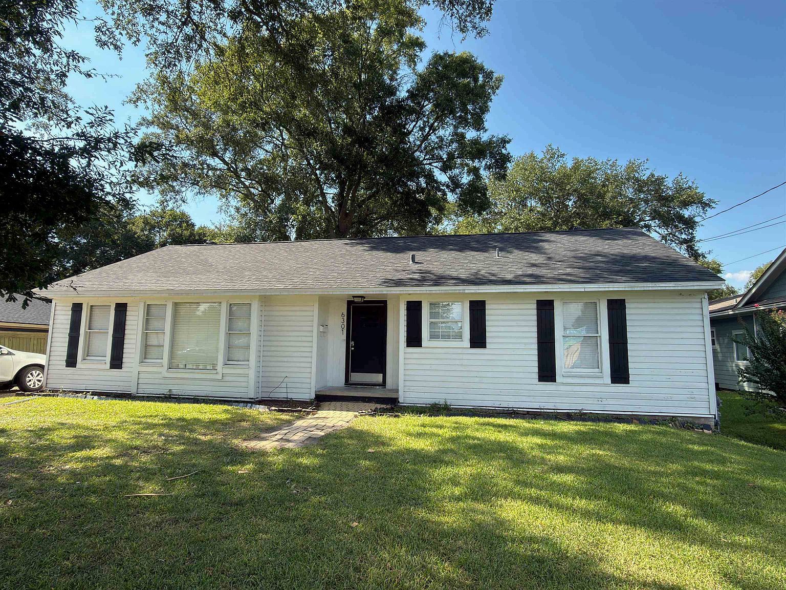 6301 32nd St Groves, TX 77619 - Thumbnail 2