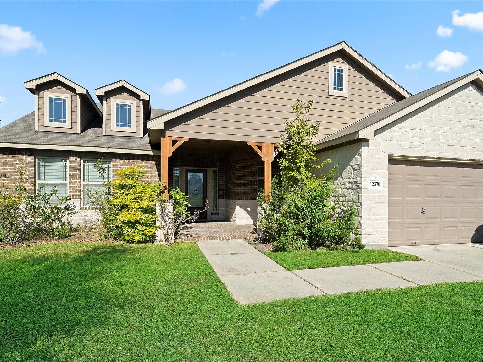 12370 Lake Conroe Hills Dr Willis, TX 77318 - Thumbnail 2