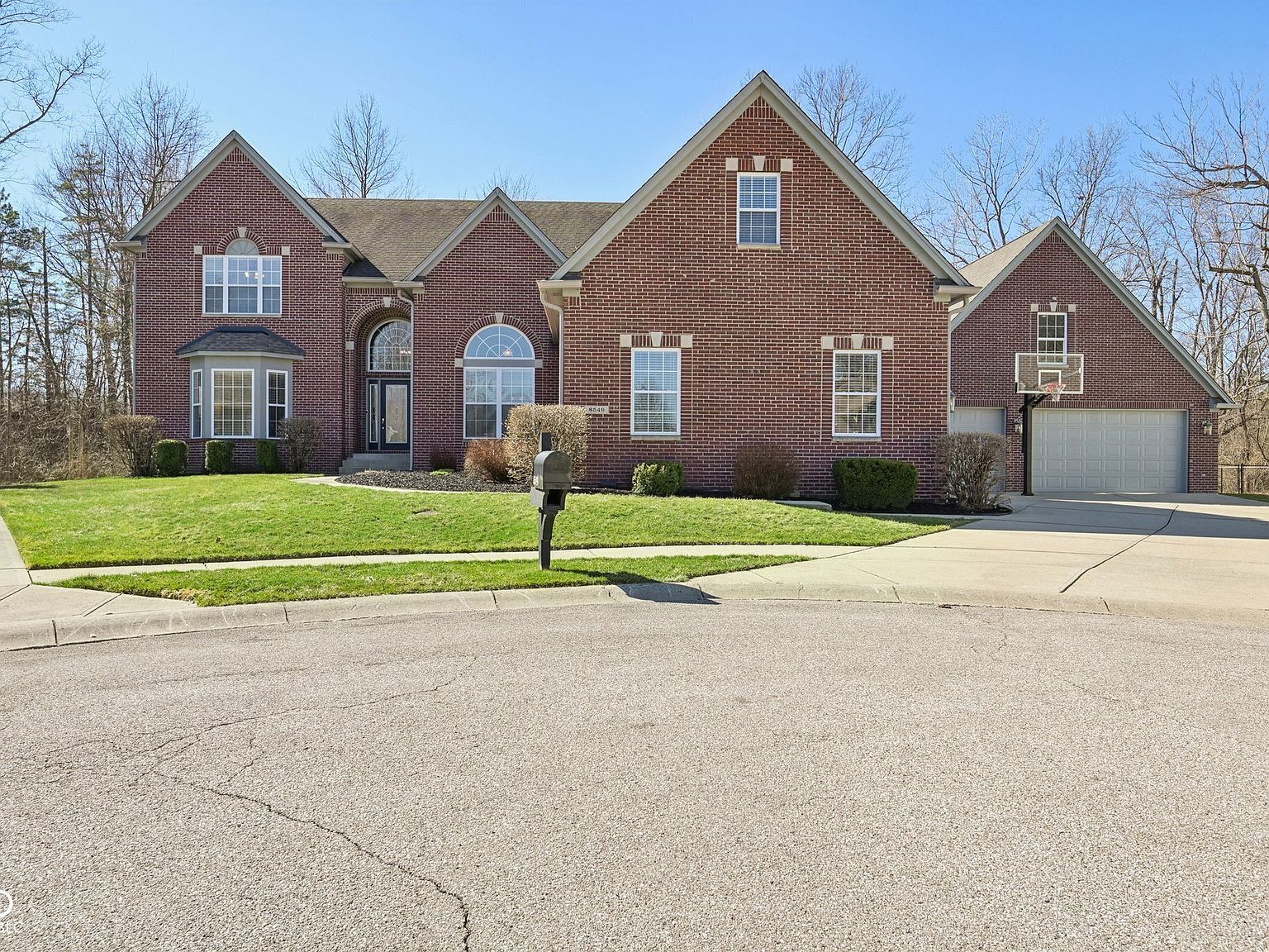 8549 Plantain Ct Indianapolis, IN 46278 - Thumbnail 2