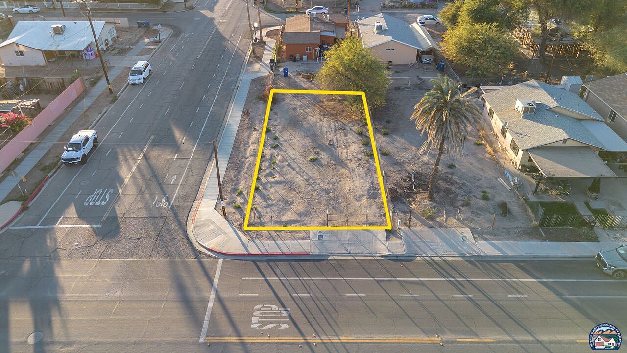 363 S Eastern Ave Brawley, CA 92227 - Thumbnail 2