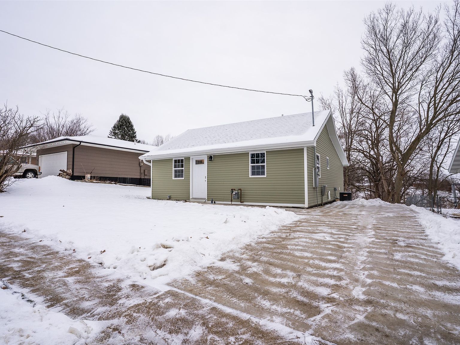 600 Brown St Guthrie Center, IA 50115 - Thumbnail 2