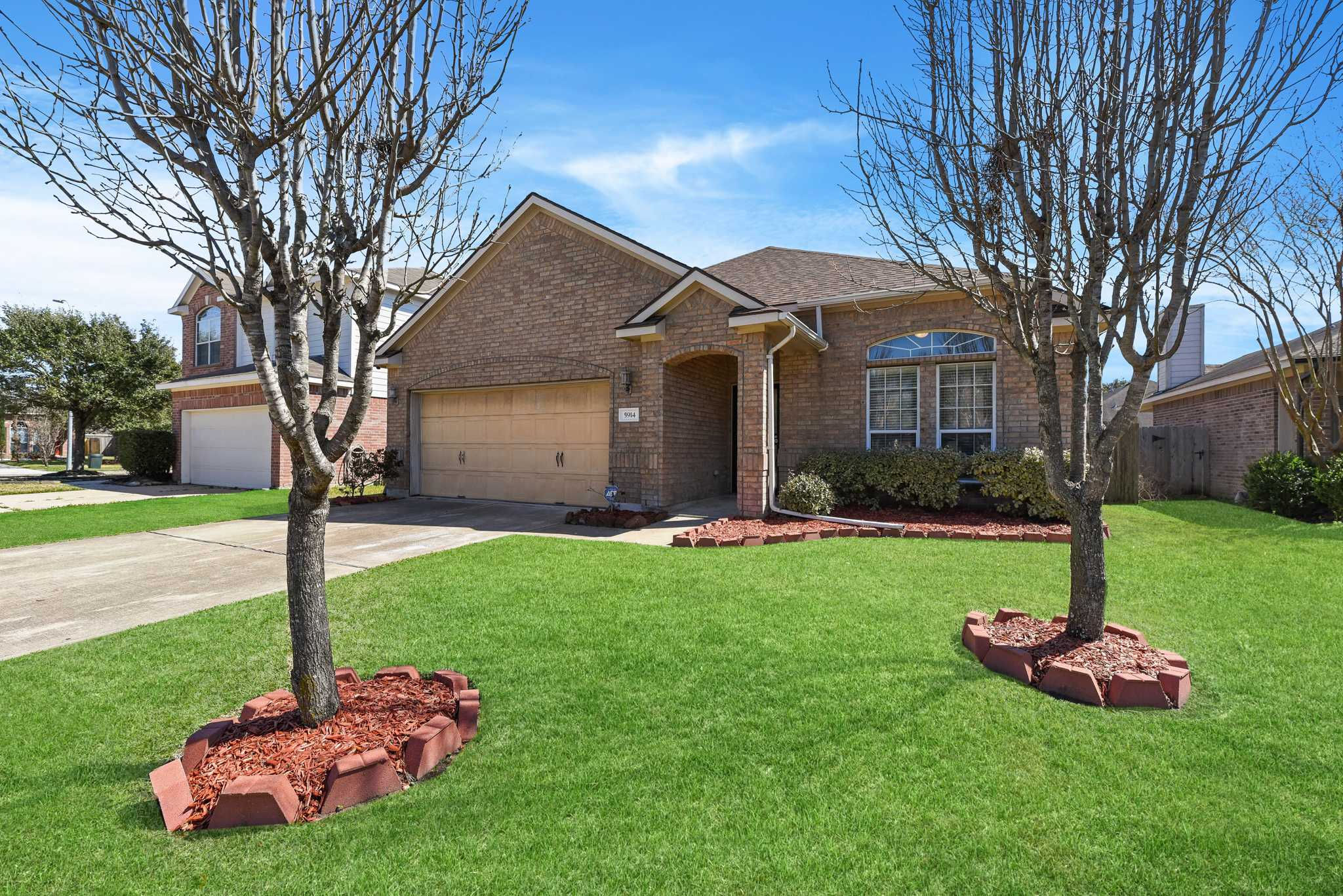 5914 Coyote Echo Drive, Katy, TX 77449, USA - Thumbnail 2