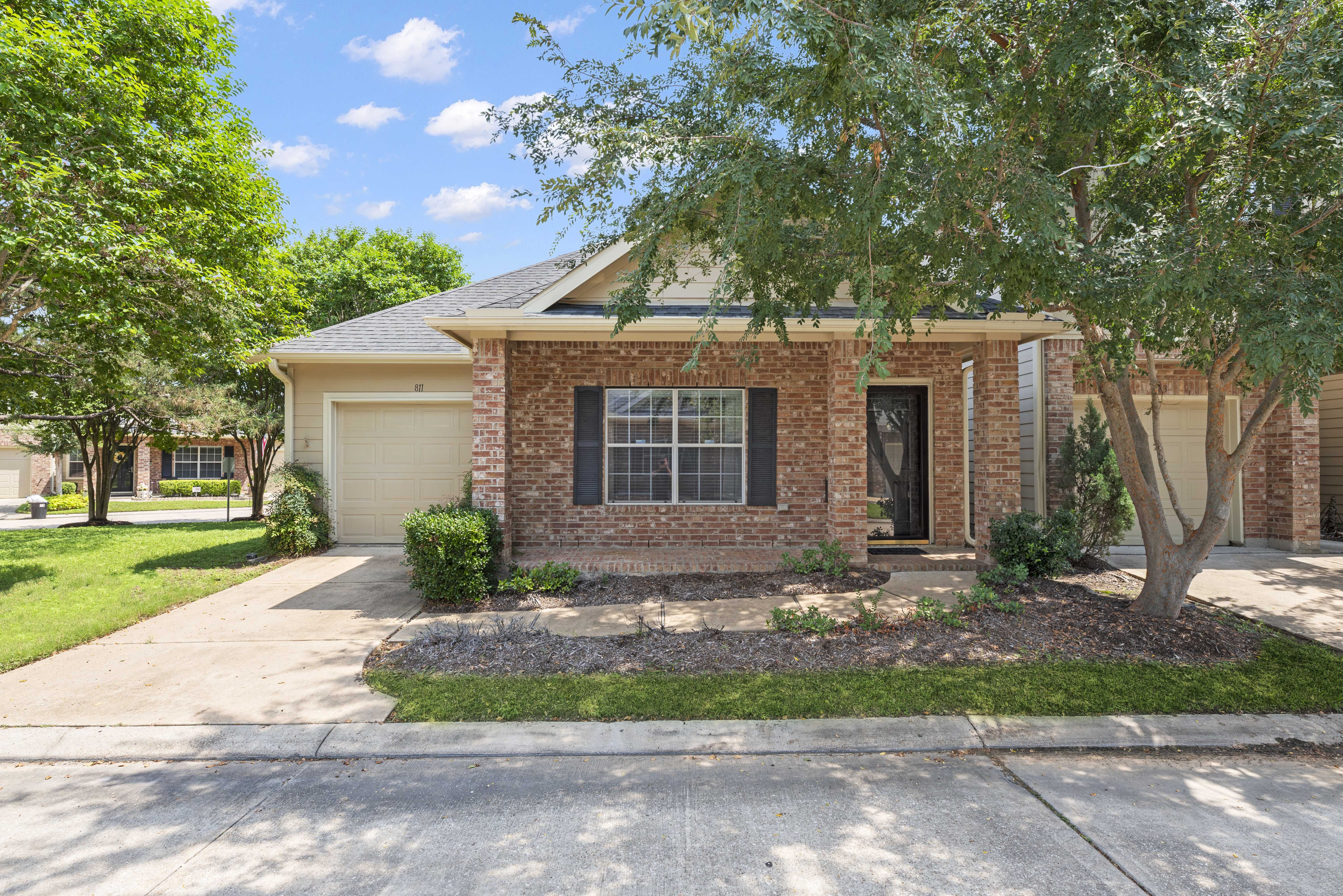 811 Sterling Creek Circle, Katy, TX, USA, 77450 - Thumbnail 2