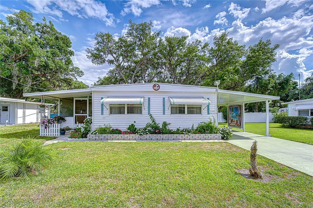 37248 Kinkaid Dr Zephyrhills, FL 33541  | New build