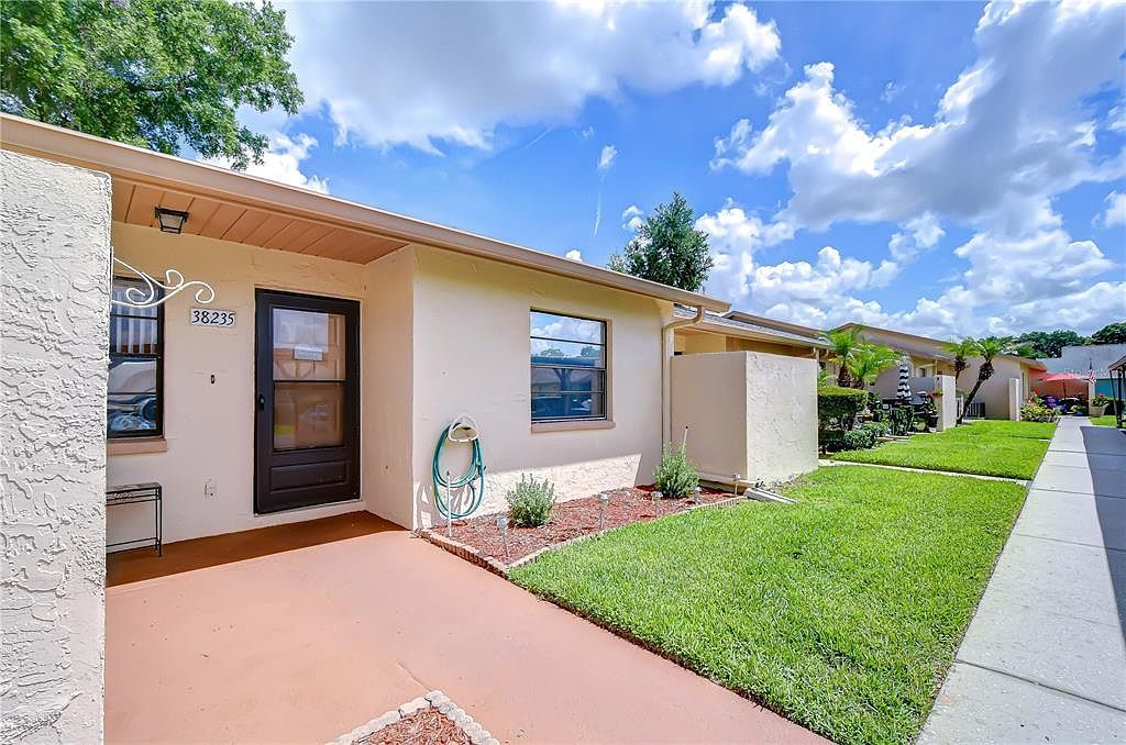 38235 Boxwood Dr #38235 Zephyrhills, FL 33542, 33542
