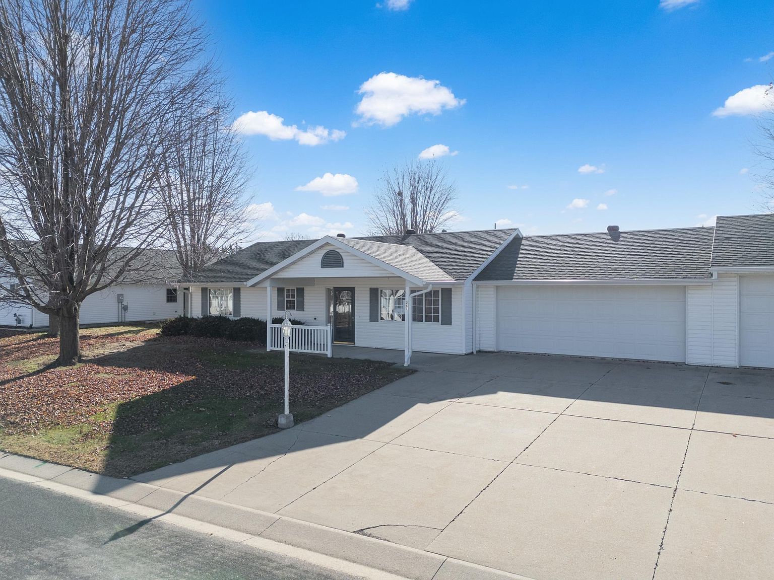 241 6th St SW Pine Island, MN 55963 - Thumbnail 2