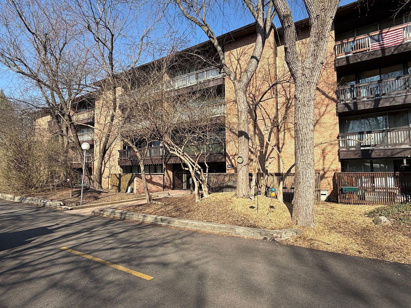 5500 Hillcrest Ln APT 3A Lisle, IL 60532  | Condominium