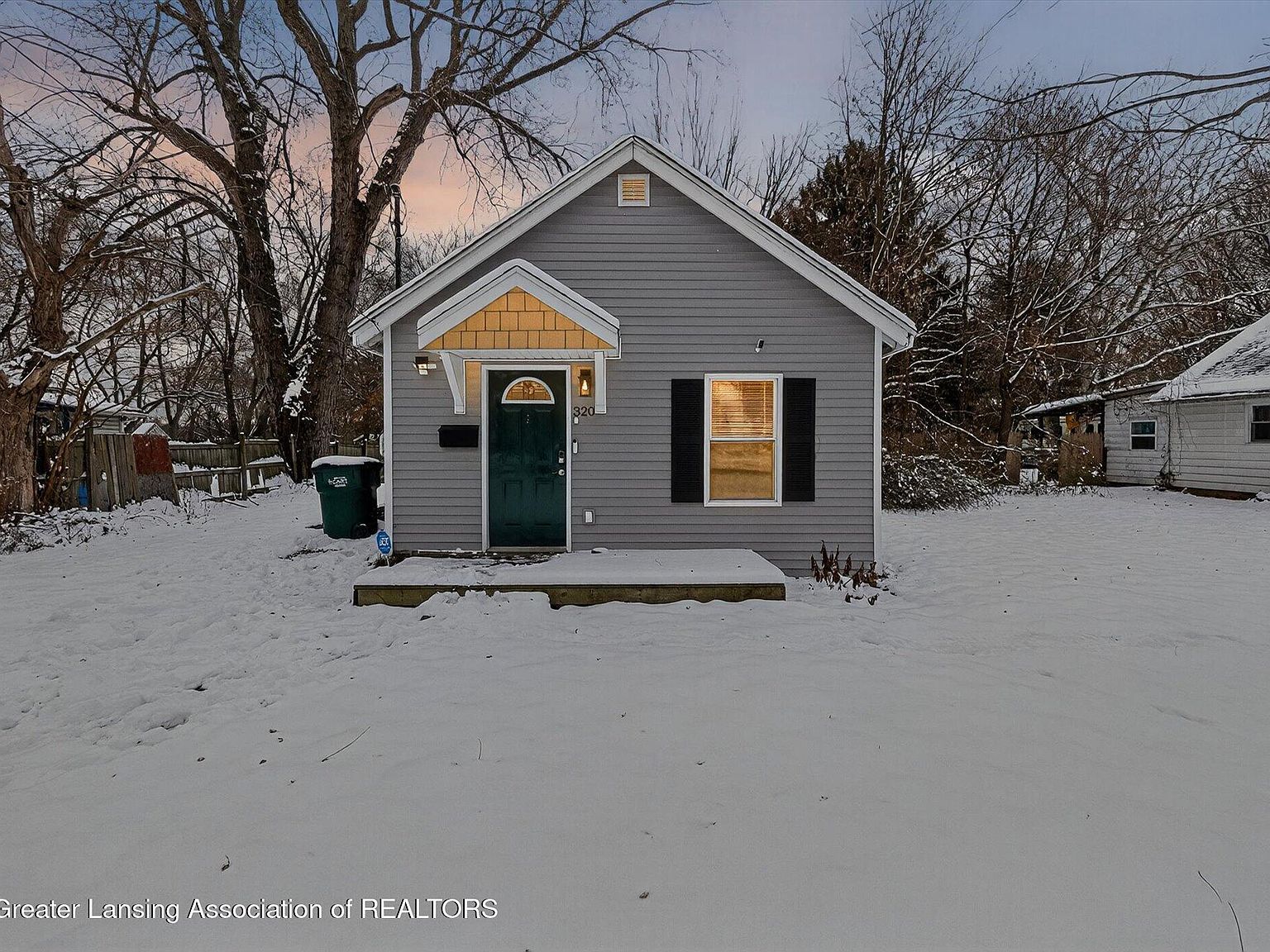 320 E Hodge Ave Lansing, MI 48910 - Thumbnail 2