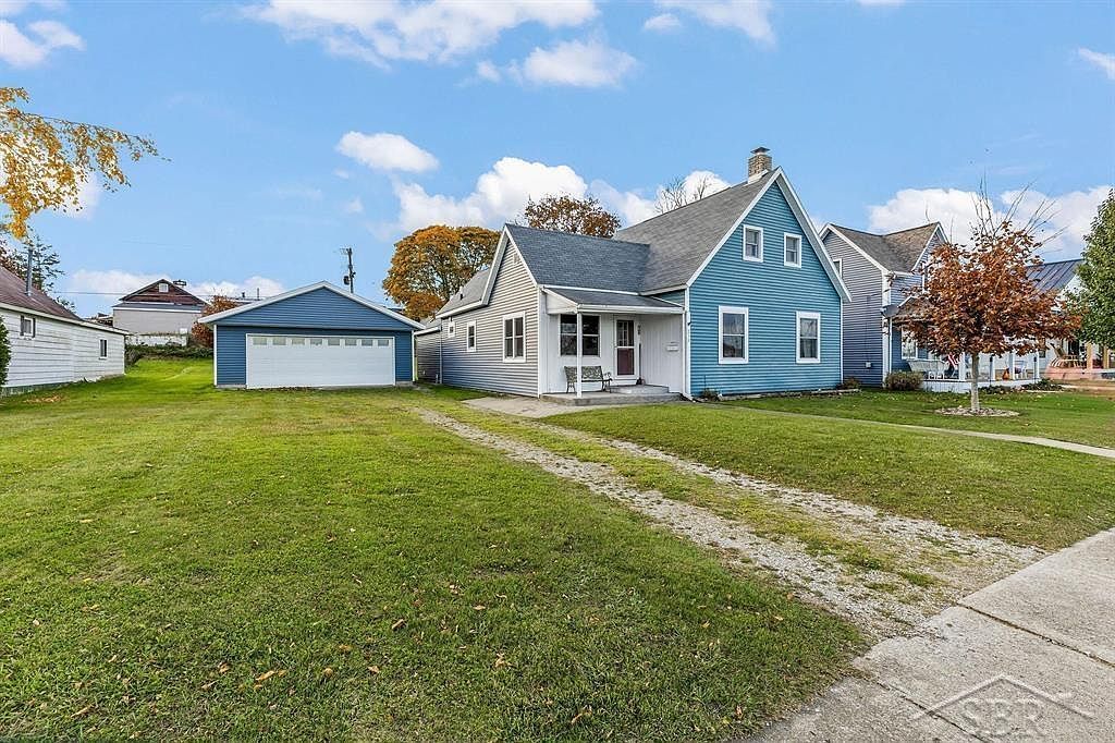 215 Water St Harbor Beach, MI 48441 - Thumbnail 2