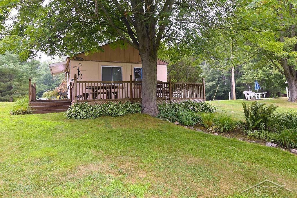 2165 Hillside Dr Beaverton, MI 48612 - Thumbnail 2