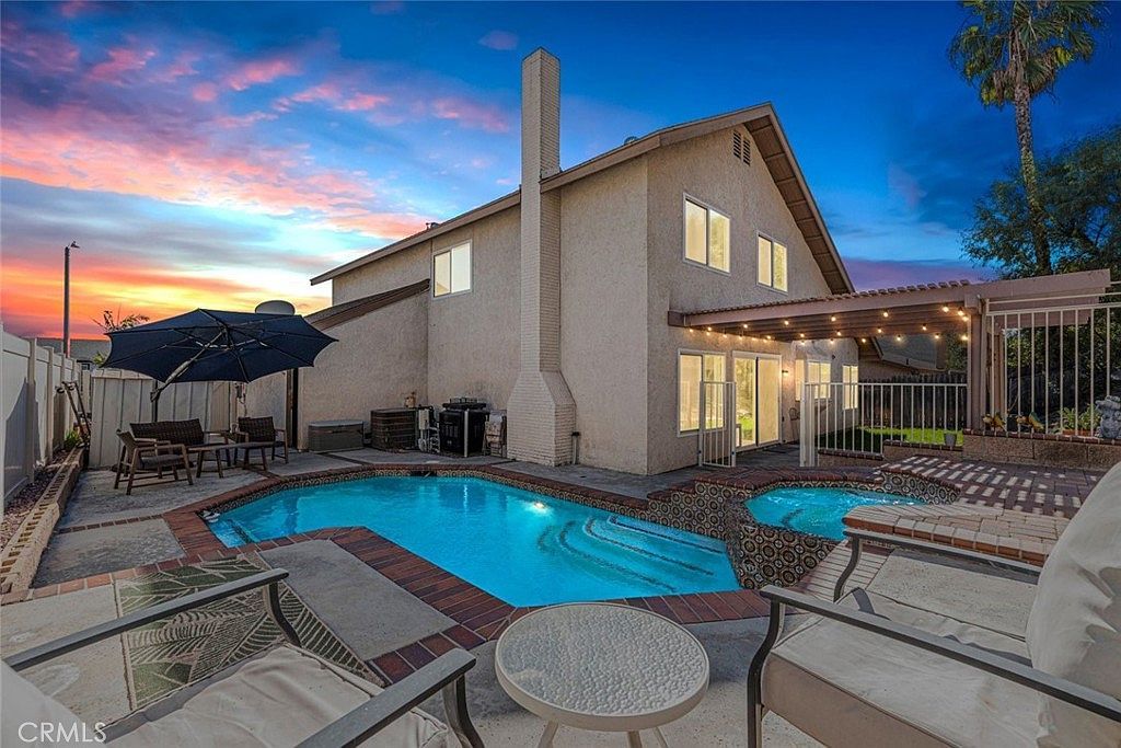 974 Nottingham Dr Corona, CA 92878 - Thumbnail 2