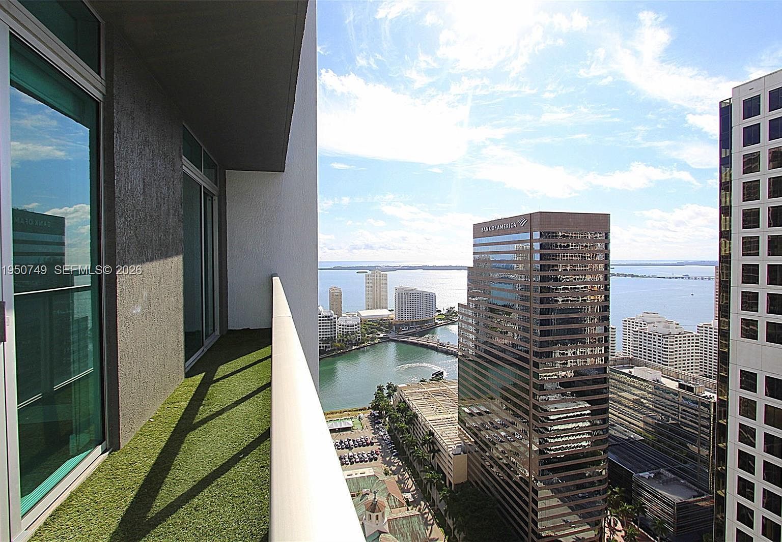 500 Brickell Ave APT 4110 Miami, FL 33131 - Thumbnail 2