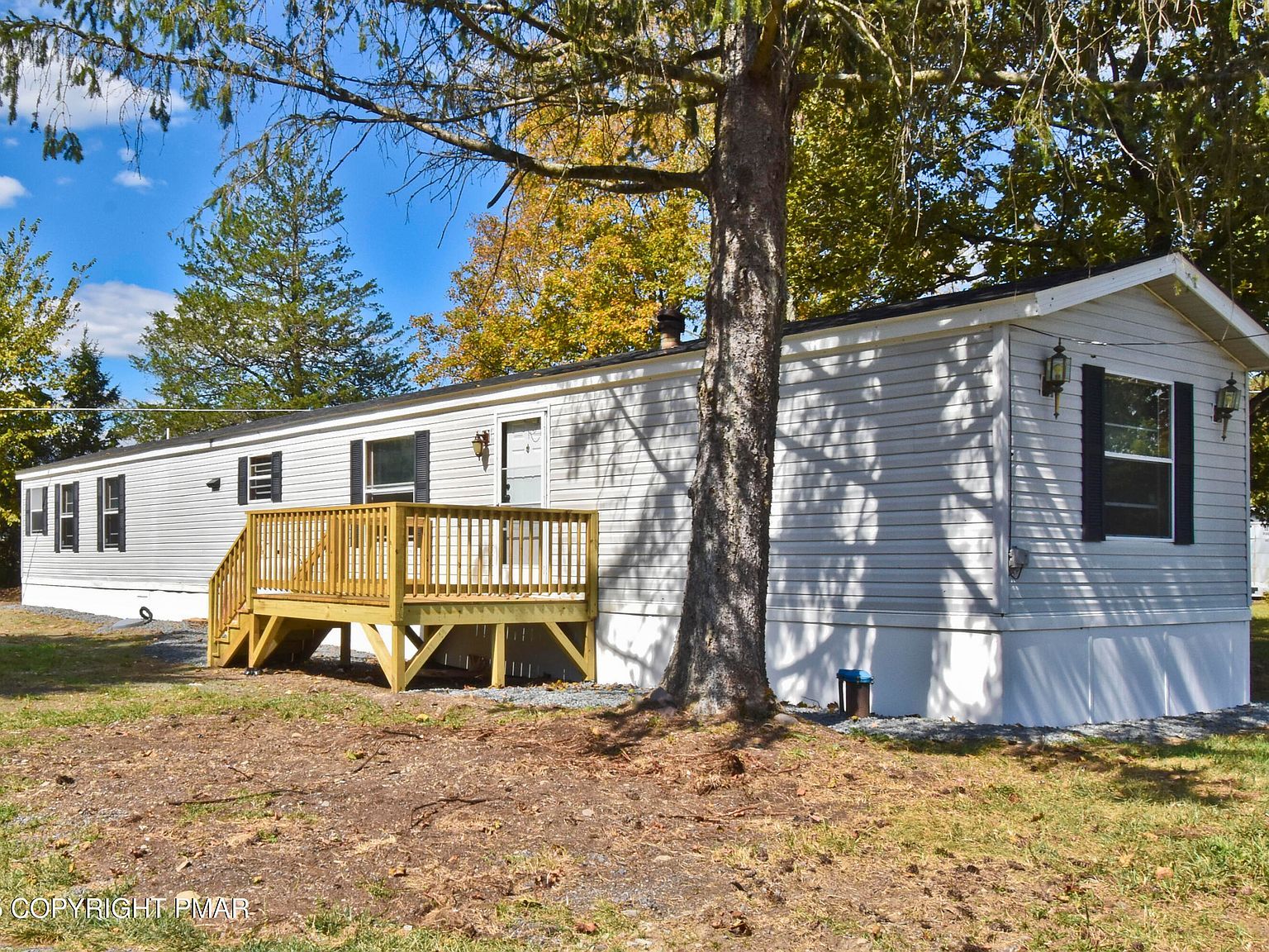 112 Dewey Ln Stroudsburg, PA 18360 - Thumbnail 2