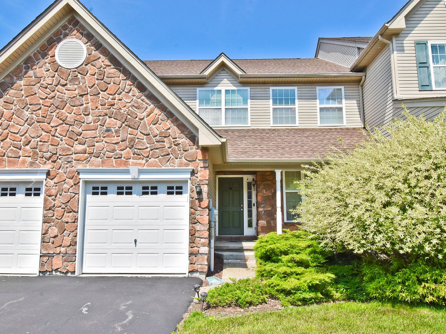 1785 Big Ridge Dr East Stroudsburg, PA 18302 - Thumbnail 2