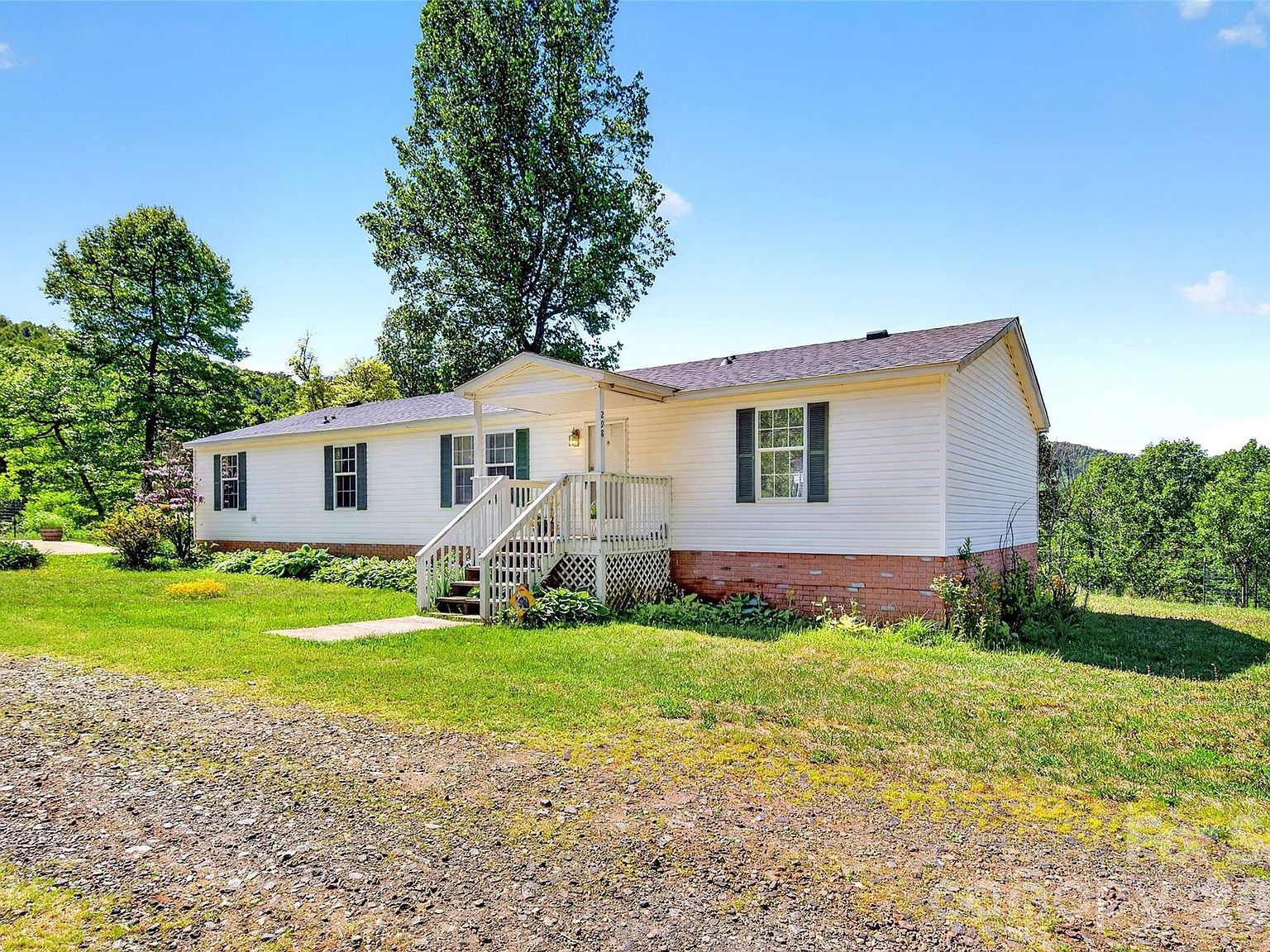 298 Wolf Xing Bakersville, NC 28705, 28705