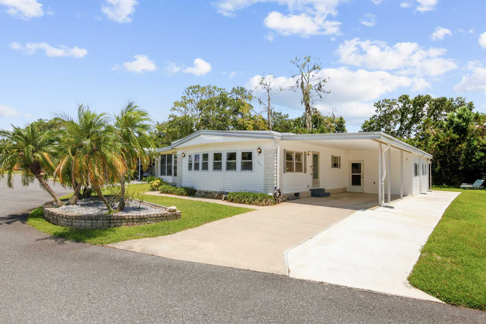 157 Bougainvillea Drive, Leesburg, FL, USA, 34748 - Thumbnail 2