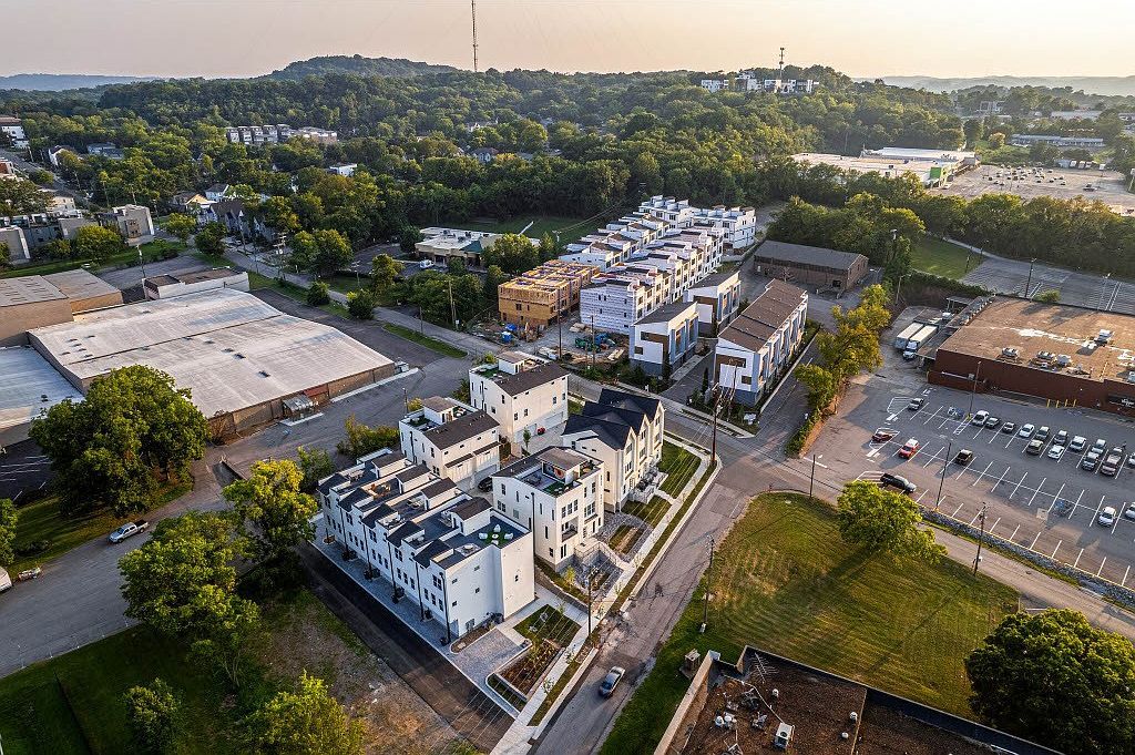 5621 Lenox Ave BUILDING GROUP 5 Nashville, TN 37209 - Thumbnail 2