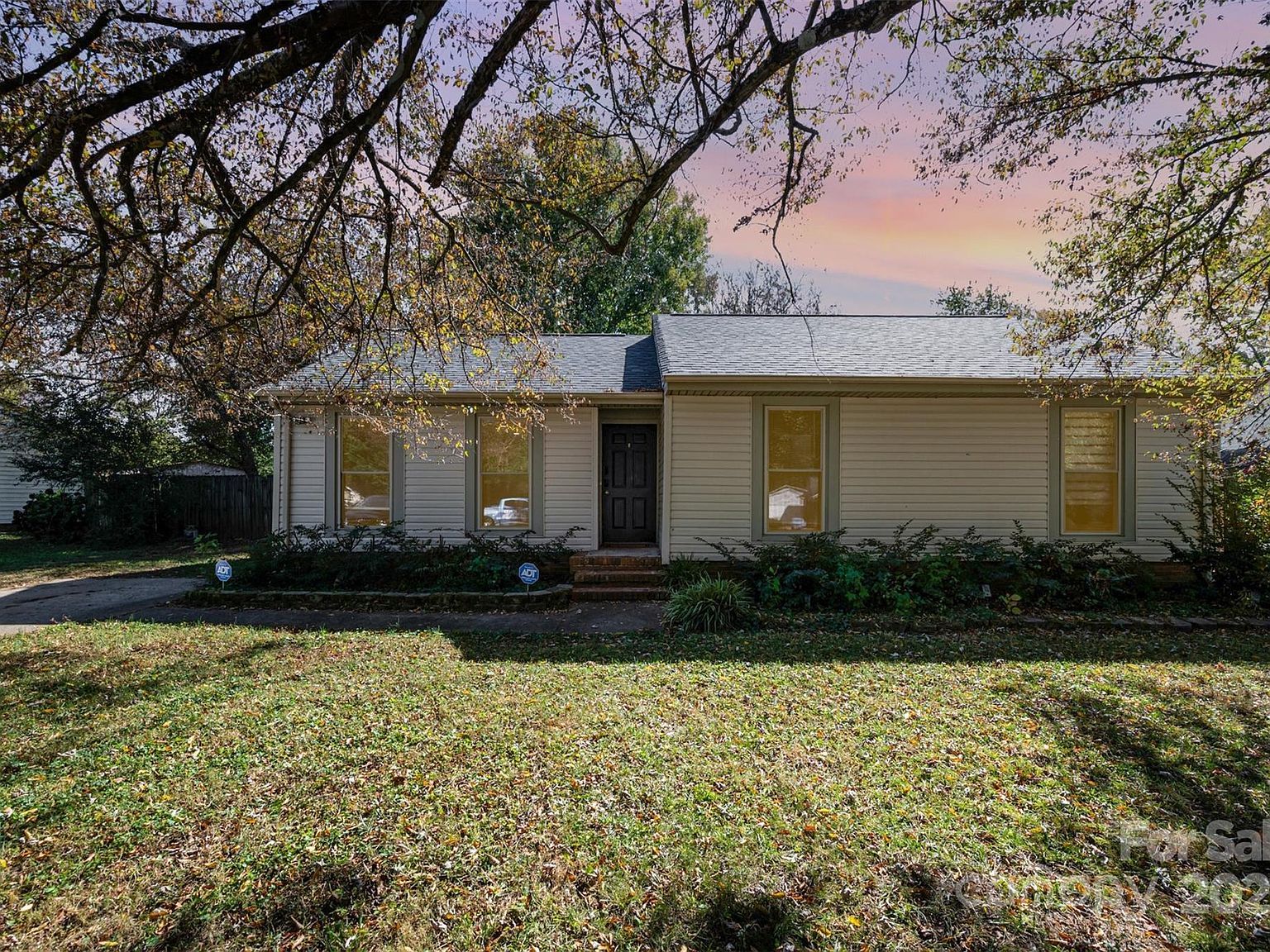 7528 Lancashire Dr Mint Hill, NC 28227 - Thumbnail 2