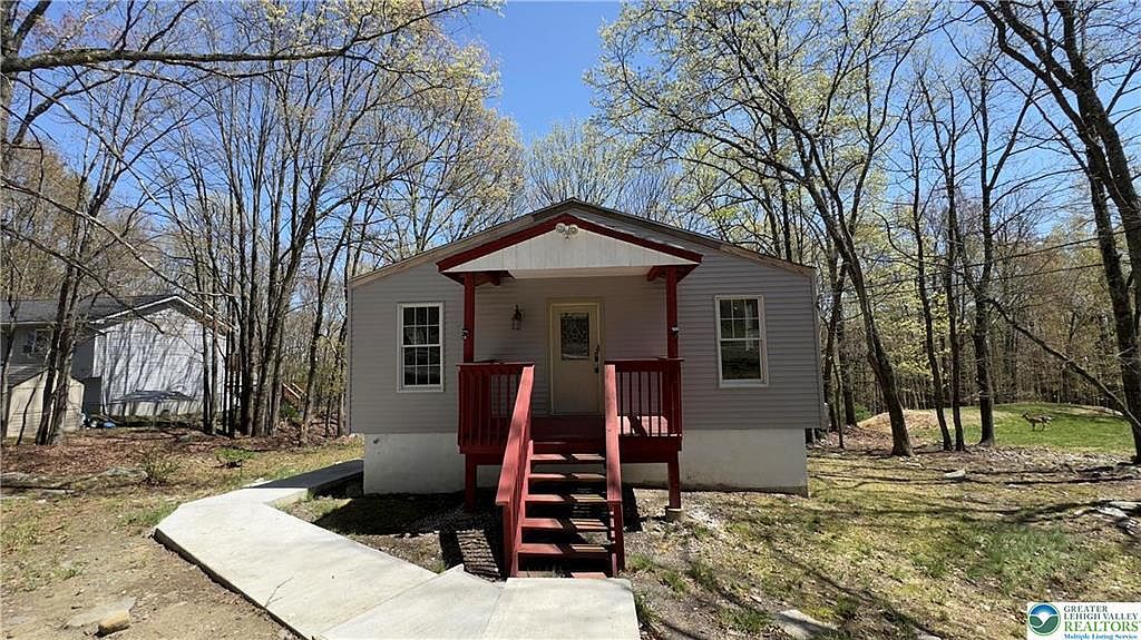 194 Murphy Cir Bushkill, PA 18324 - Thumbnail 2