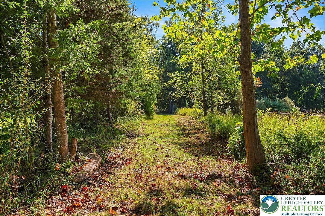 93 Coffeetown Rd Easton, PA 18042 - Thumbnail 2