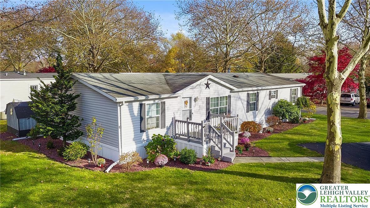 8 Cedar Ct Bath, PA 18014 - Thumbnail 2