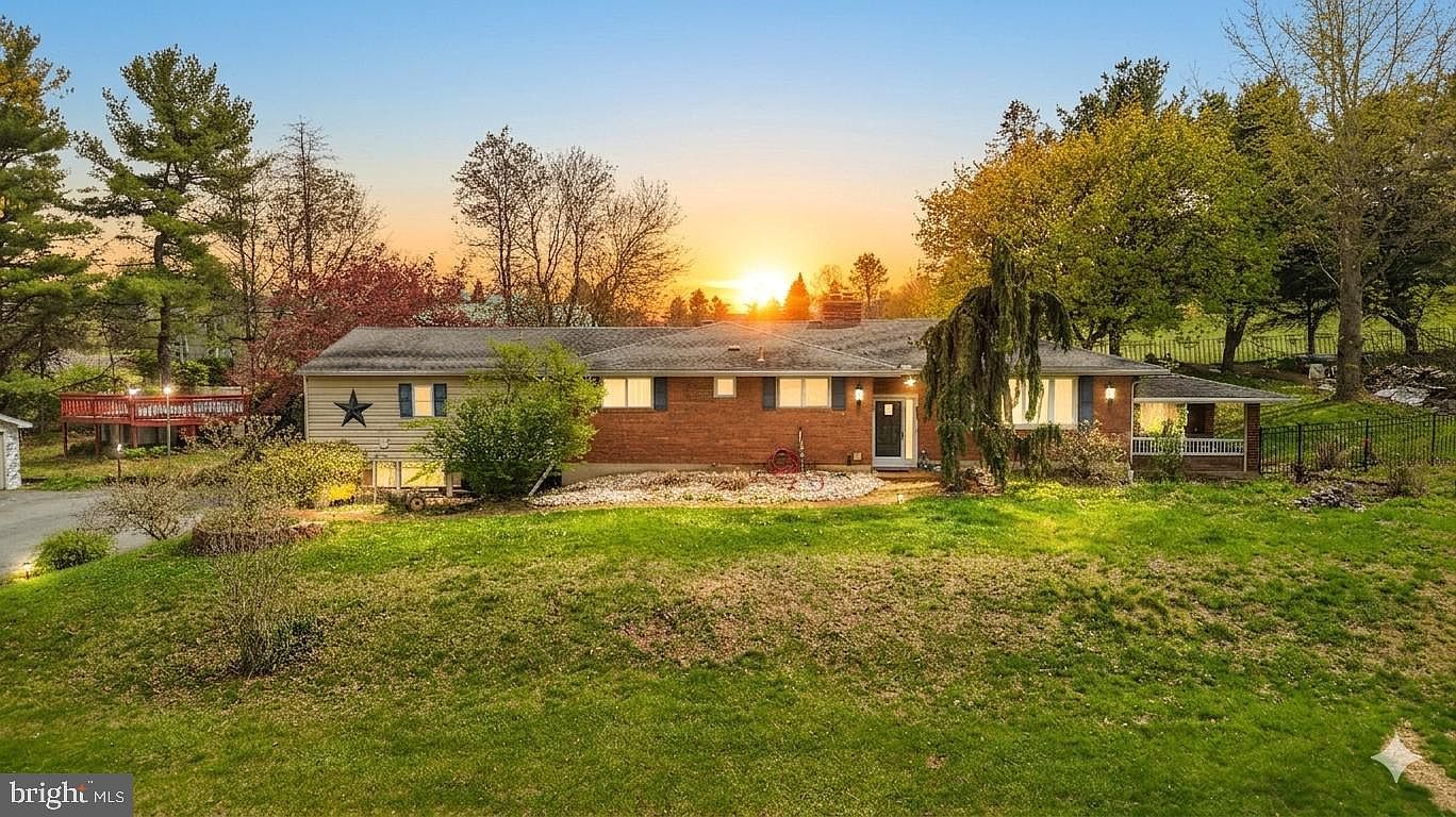 1042 Neffs Laurys Rd Coplay, PA 18037 | Single Family