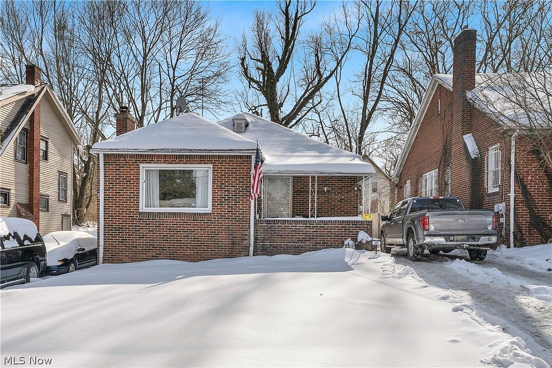 127 Roslyn Dr Youngstown, OH 44505  | Single Family