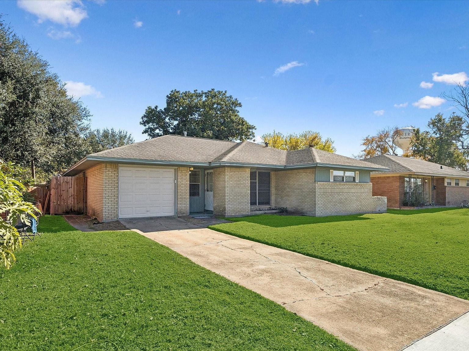 329 Robin St Deer Park, TX 77536  | Single Family