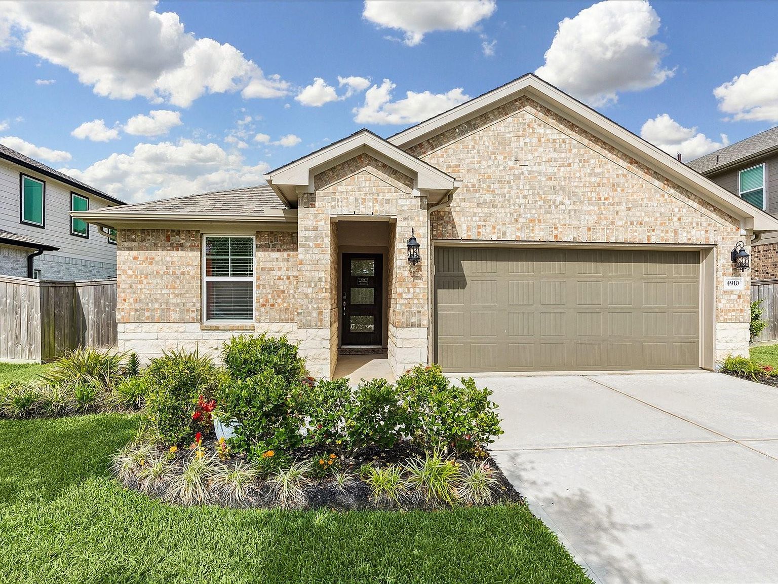 4910 Bottlebrush Dr Pearland, TX 77584  | Single Family