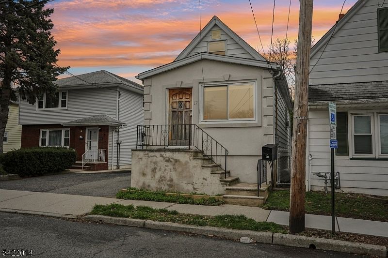 17 Emma Pl Clifton, NJ 07013  | Single Family